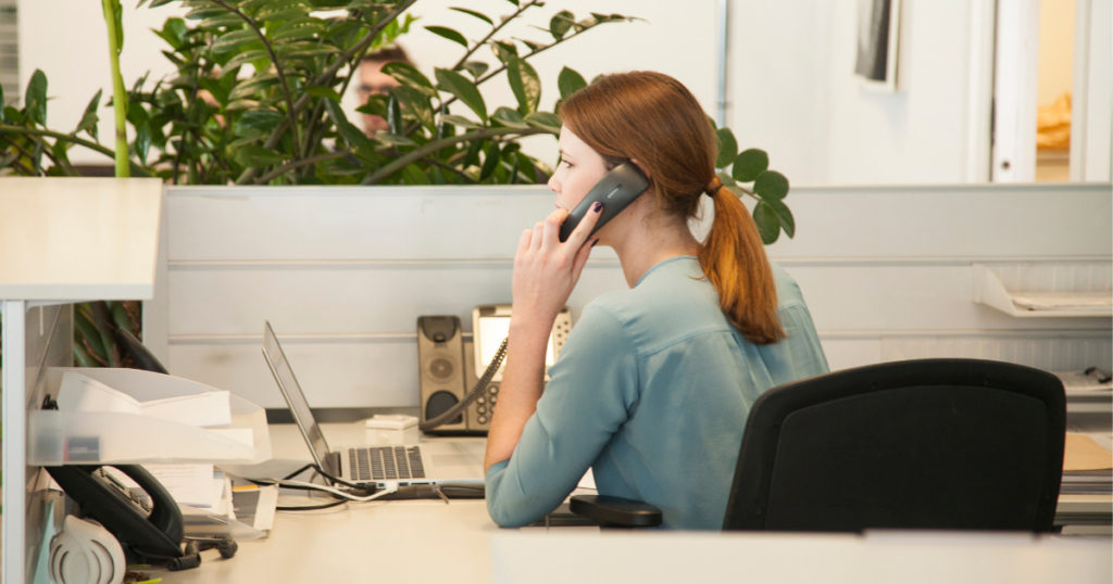 5 Principles of Successful Inbound Call Handling in Auto Dealerships answer the call image